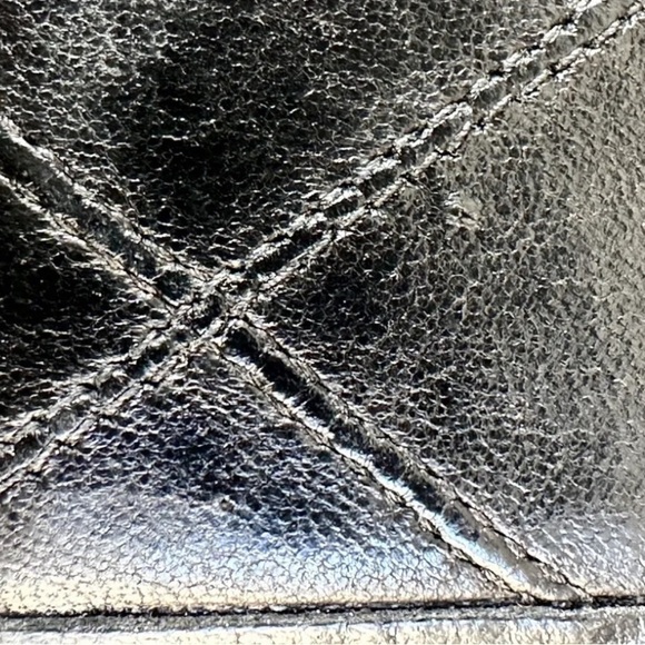 Vintage Chanel Black Quilted Caviar Leather Bifold Unisex Wallet - Picture 13 of 13